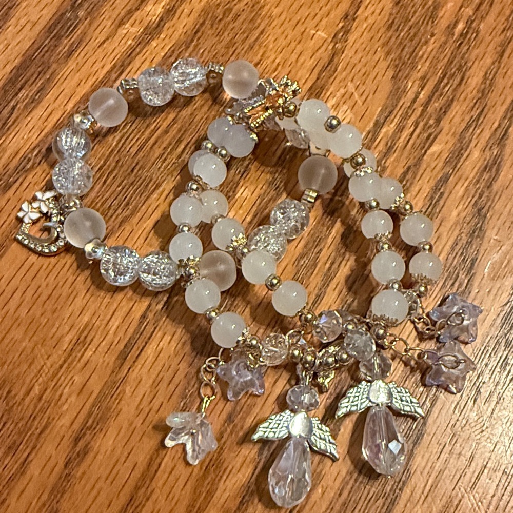 Elegant white Beaded Bracelets